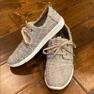 Toms lace up sneakers